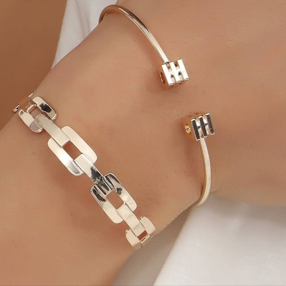 Elegant 2 Piece Gold Layered Bracelet New